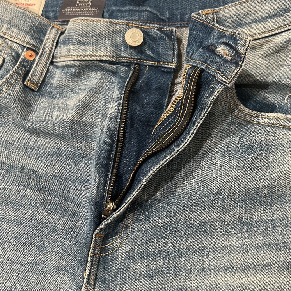Gap Bermuda Short  High Rise Low Stretch Size 31 Tall - Picture 9 of 12